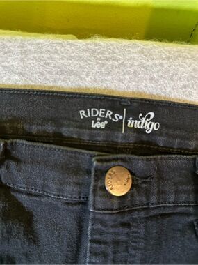 Riders by Lee Indigo Women's Black Straight Leg Jeans Size 16P Petite Stretch